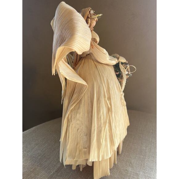 Large Corn Husk Angel with Floral Bouquet--Wedding?--American Folk Art - Picture 7 of 10